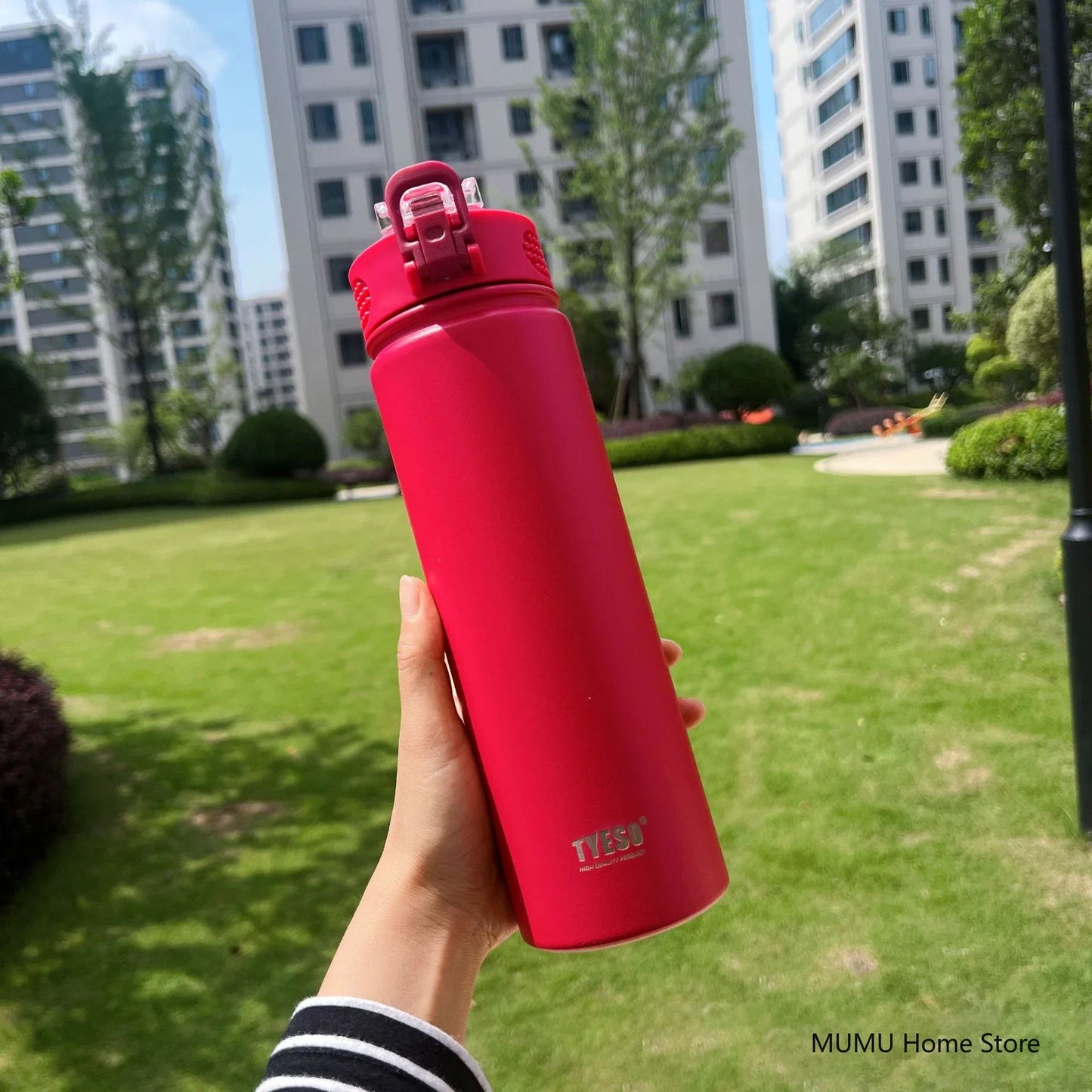 TYESO water Bottle: Keeps Drinks