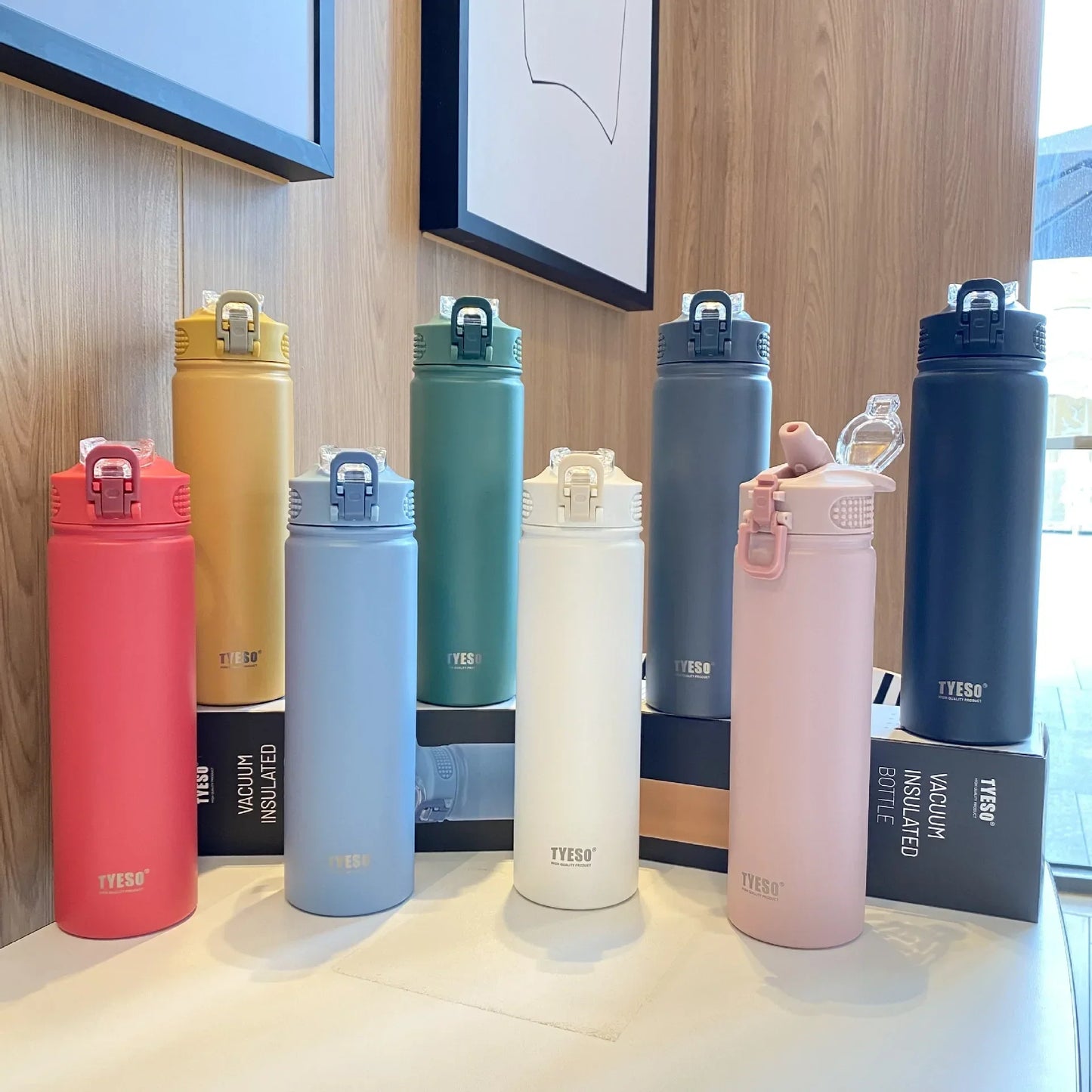 TYESO water Bottle: Keeps Drinks